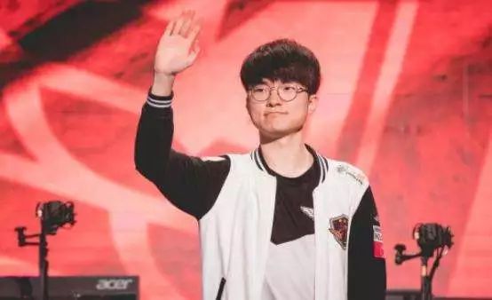 他在场下的 他在场下的